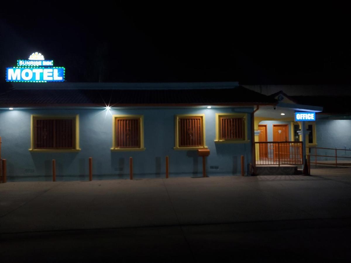 סאות' גייט Sunrise Inn מראה חיצוני תמונה